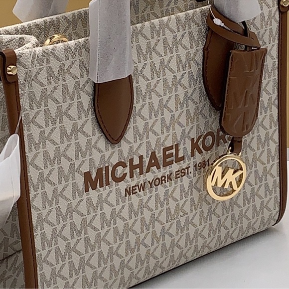 Michael Kors Mirella Small Shopper Top Zip Crossbody Bag Vanilla Logo MK
NWT - Picture 12 of 16